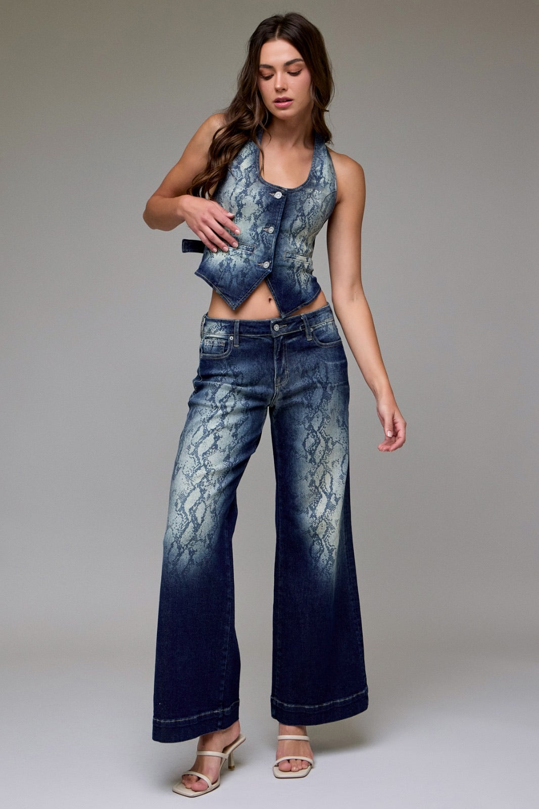 THE HAPPI SNAKE VEST SET