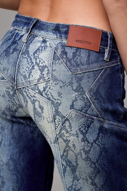 THE HAPPI SNAKE VEST SET