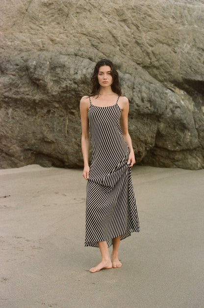 AMINA MAXI
